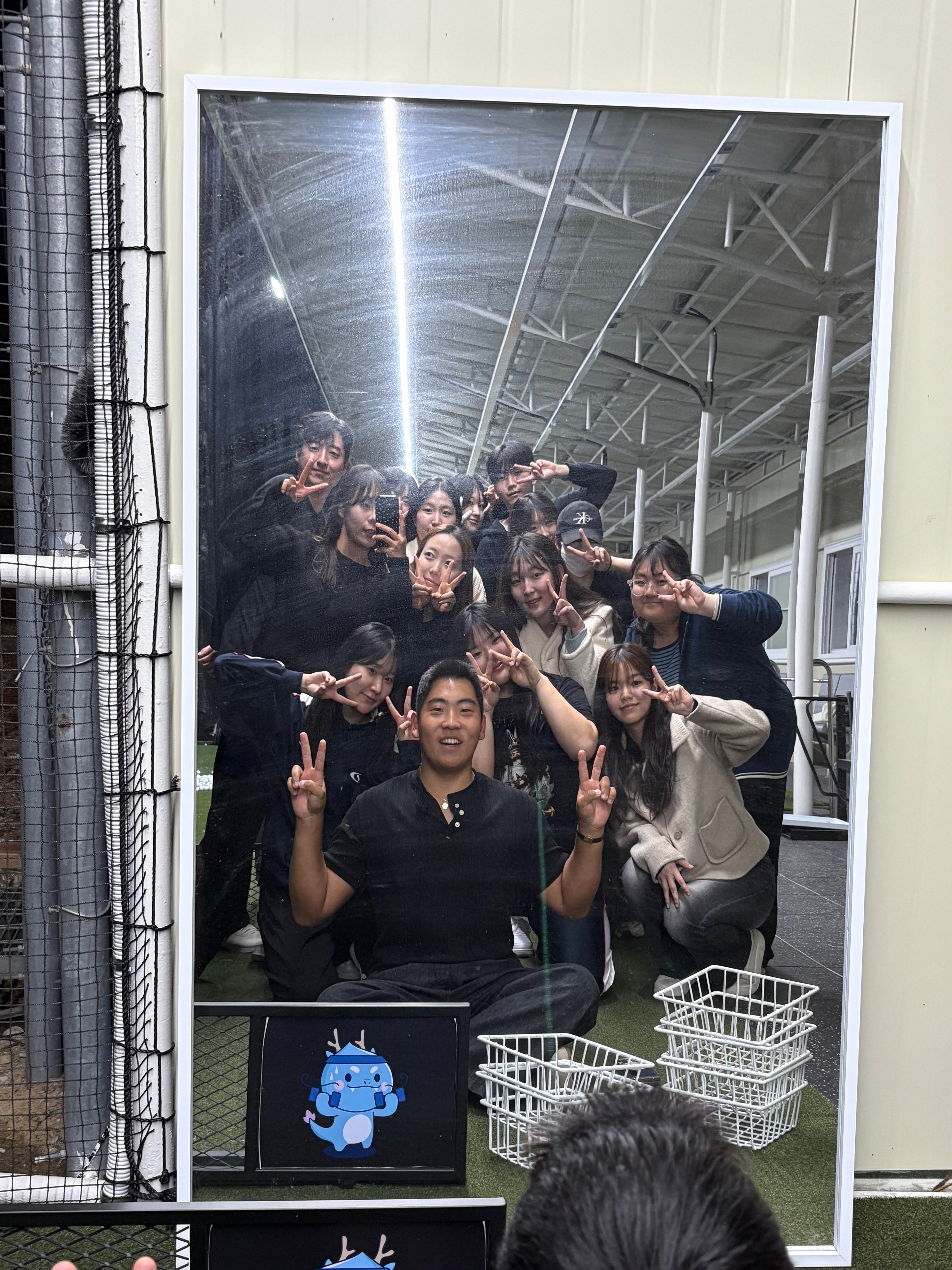 핀하이 단체 이미지